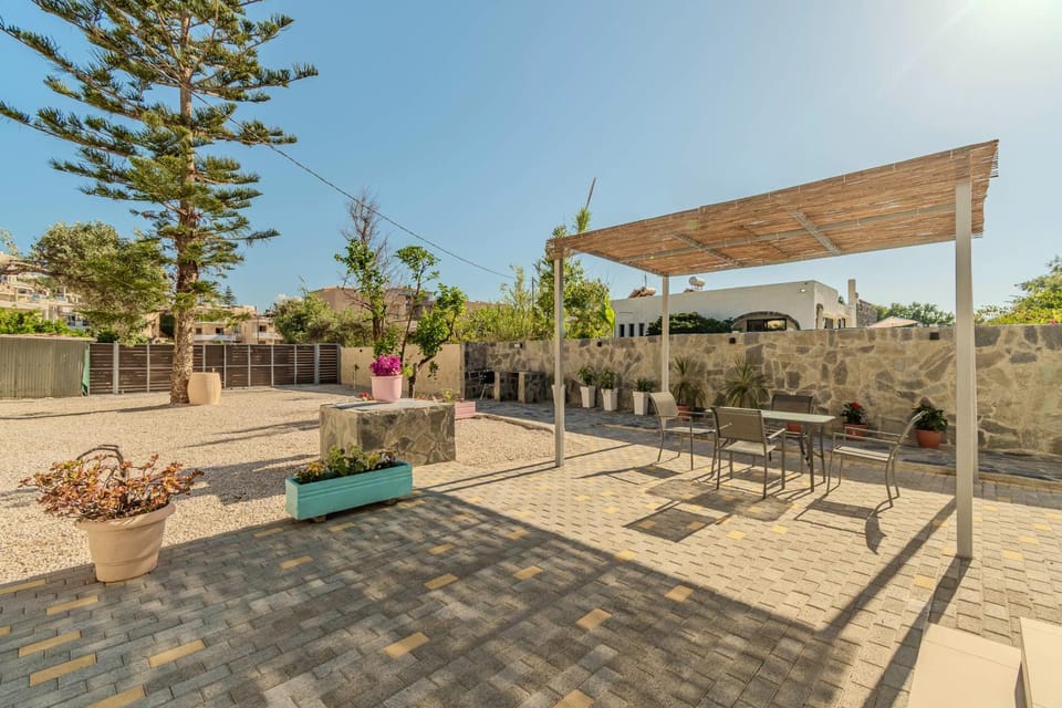 Patio, Day, Garden, Garden, View (from property/room), Balcony/Terrace, Garden view