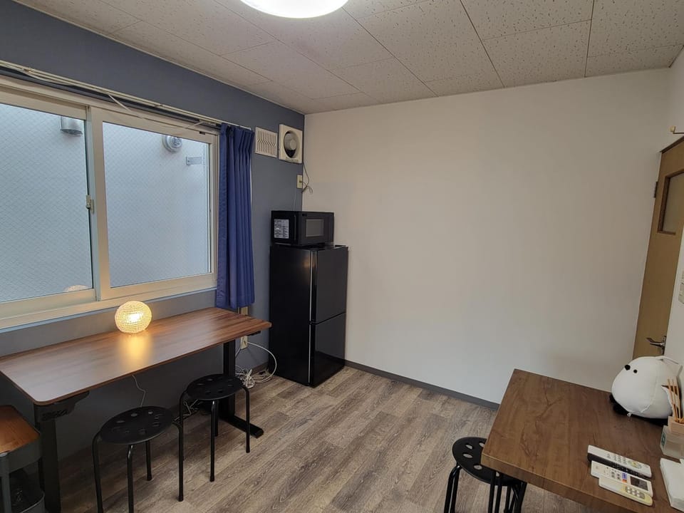 Oru 206 プロジェクター完備で夜も楽しめる部屋 Wi-Fi及びエアコンあり Apartment in Sapporo