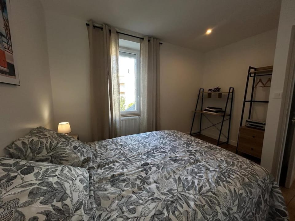 Maison Victor Hugo - 10 personnes, 4 salles d'eau, 5 chambres House in Nouvelle-Aquitaine