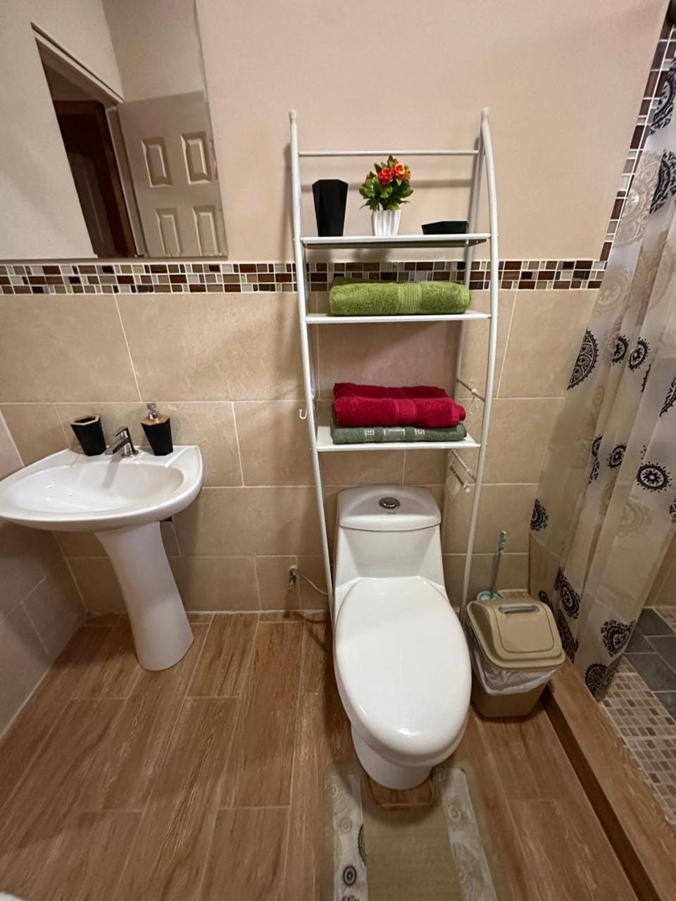 Toilet, Bathroom, towels