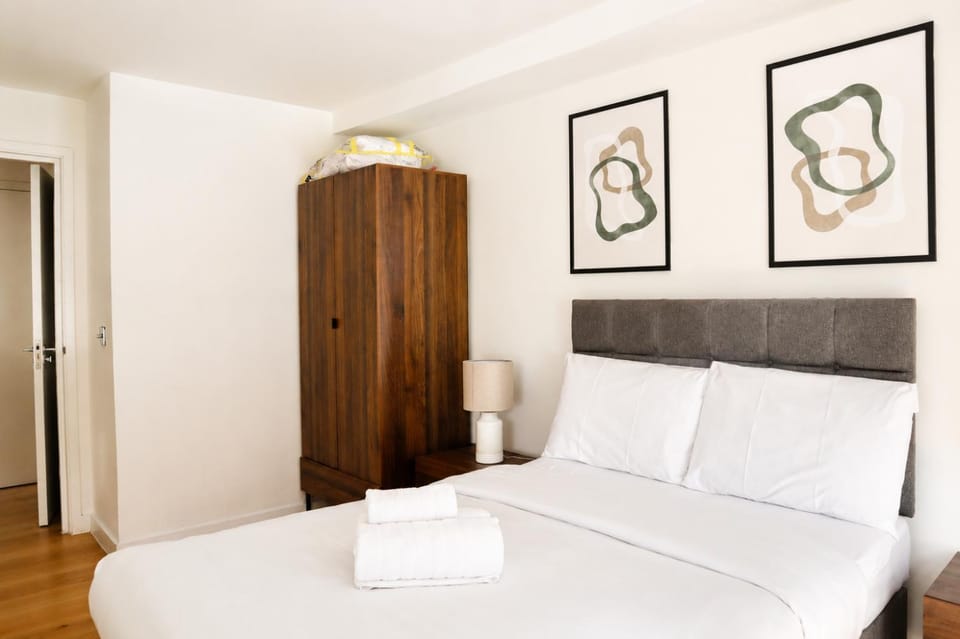 Bed, Photo of the whole room, Bedroom, towels, wardrobe