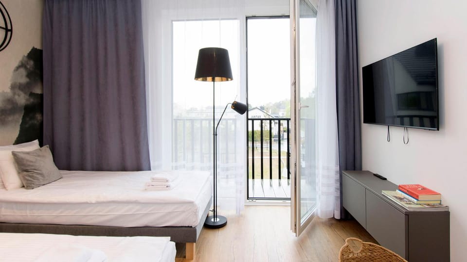 Bed, TV and multimedia, Living room, Photo of the whole room, Bedroom