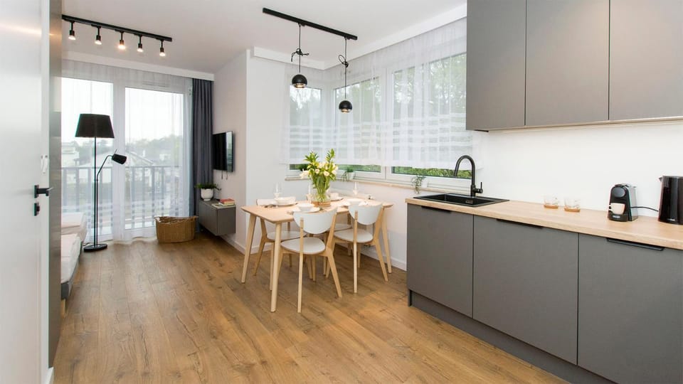 Kitchen or kitchenette, Dining area, oven, pet friendly, stove