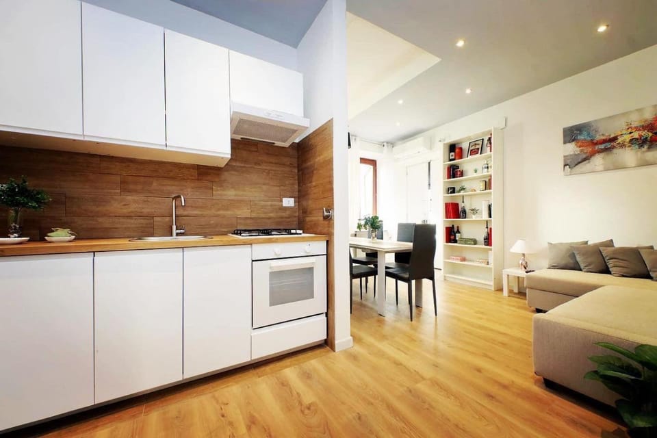 Kitchen or kitchenette, Dining area, dishwasher