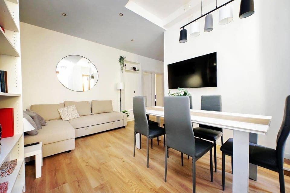 Living room, Seating area, Dining area, Evening entertainment