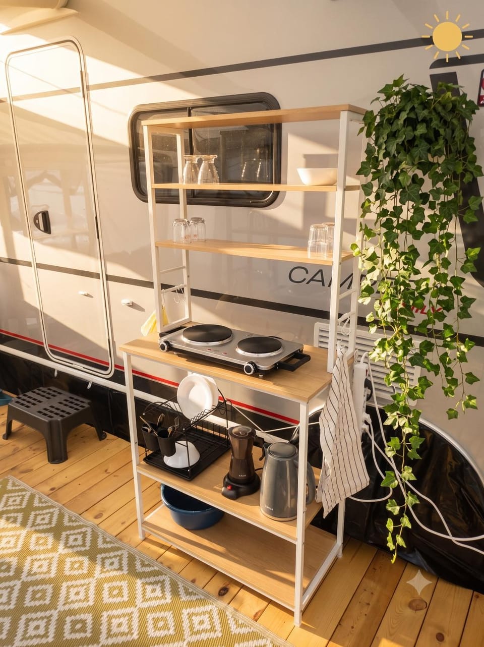 Kitchen or kitchenette, oven, stove