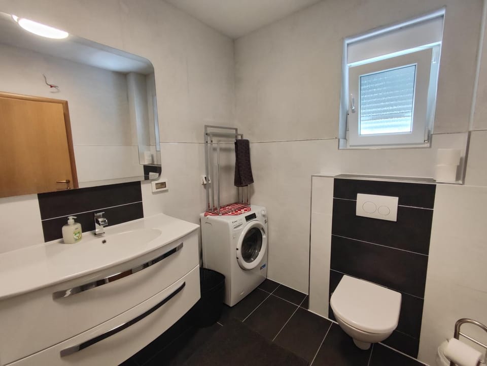 Toilet, Bathroom