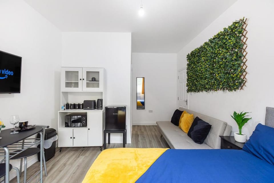 F1 Modern Studio Flat - Prime TV - Parking - WiFi Apartment in Luton