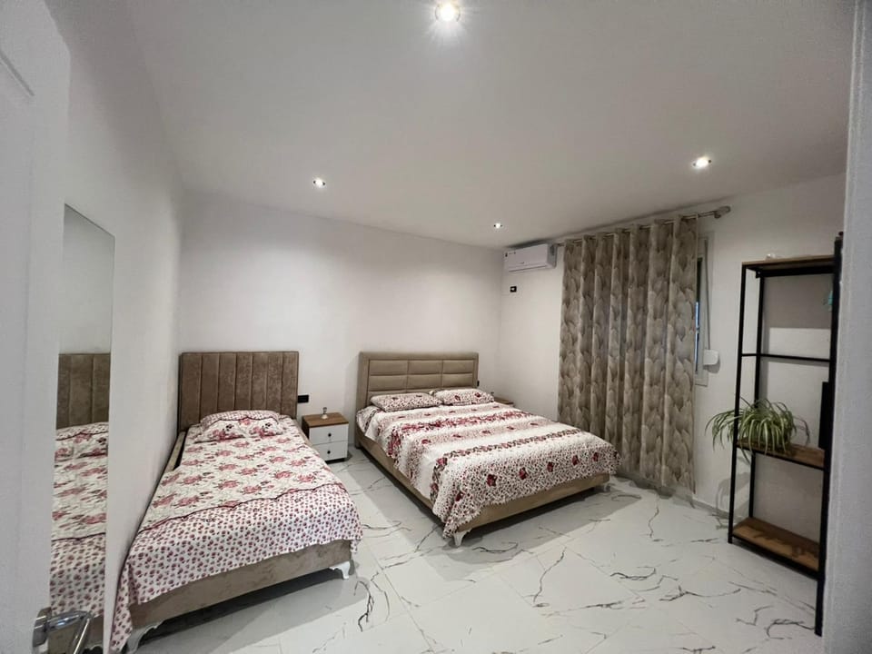 Bedroom, air conditioner