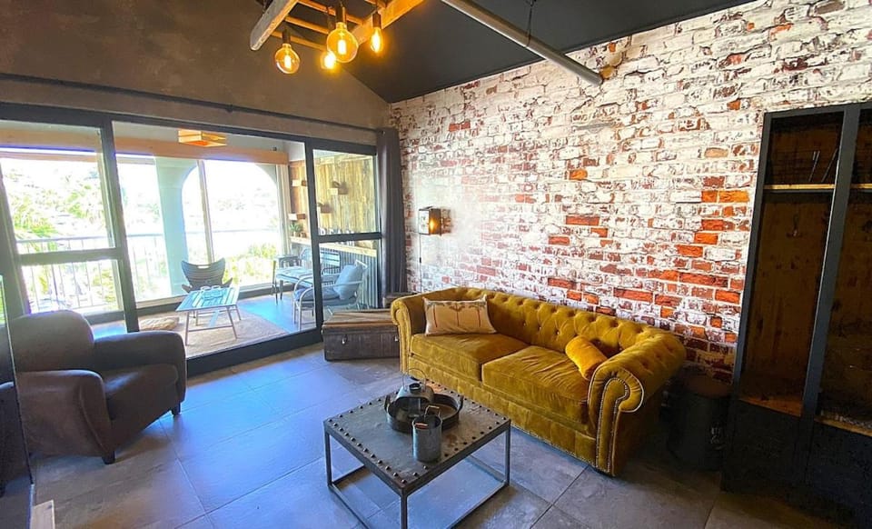 Communal lounge/ TV room, Living room, Seating area