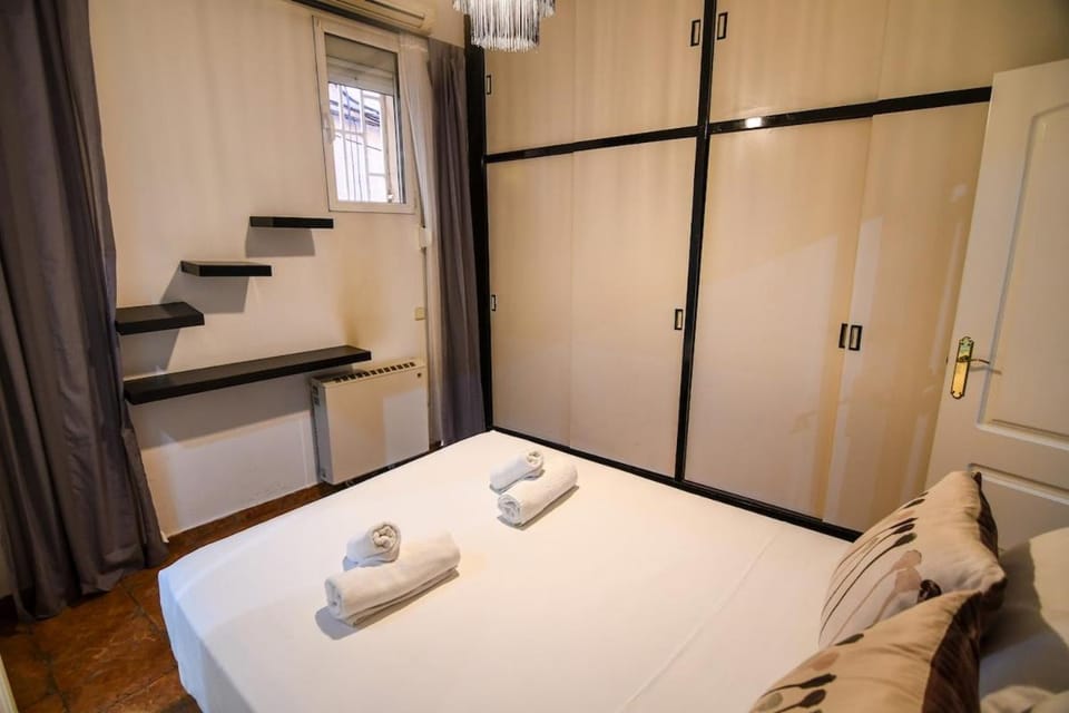 The Plaza Castilla Hideaway Apartment in Madrid