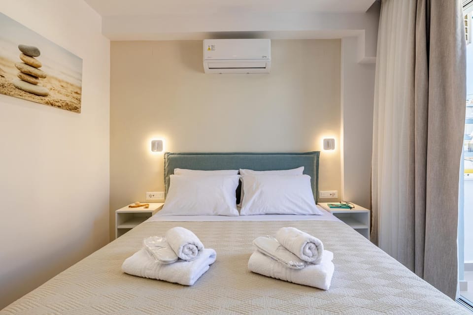 Bed, Bedroom, air conditioner