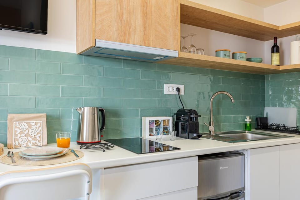 Coffee/tea facilities, kitchen