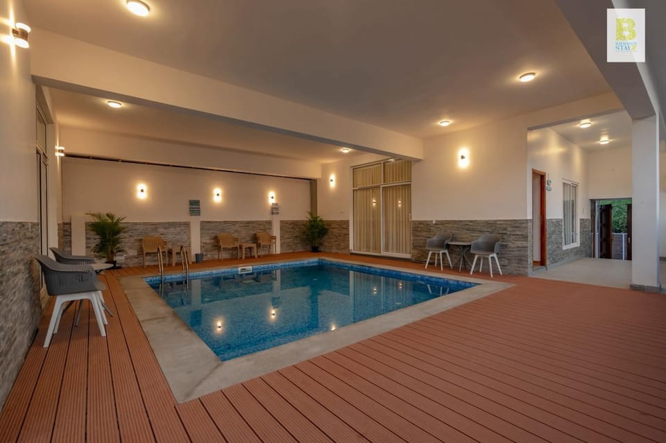 Swimming pool, Swimming pool