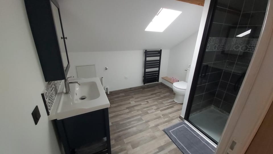 Maison comprenant Appartement 6 couchages parking gratuit proche centre ville Apartment in Paray-le-Monial