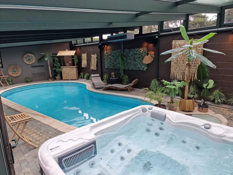 Villa with Private Pool in Hamois 350 m² Villa in Belgium