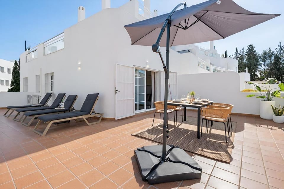 Beautiful 1-Bed Apartment in Golden Banús - RDR533 Apartment in Marbella