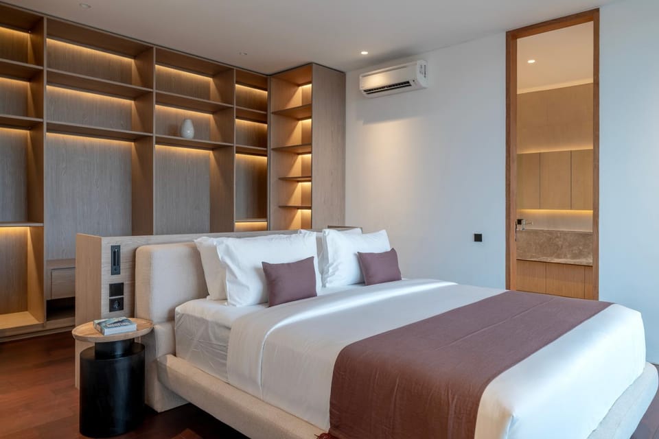 Bedroom, wardrobe, air conditioner
