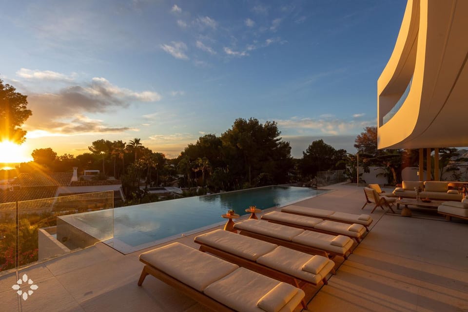 Day, Natural landscape, Pool view, Swimming pool, Sunrise, Sunset, sunbed