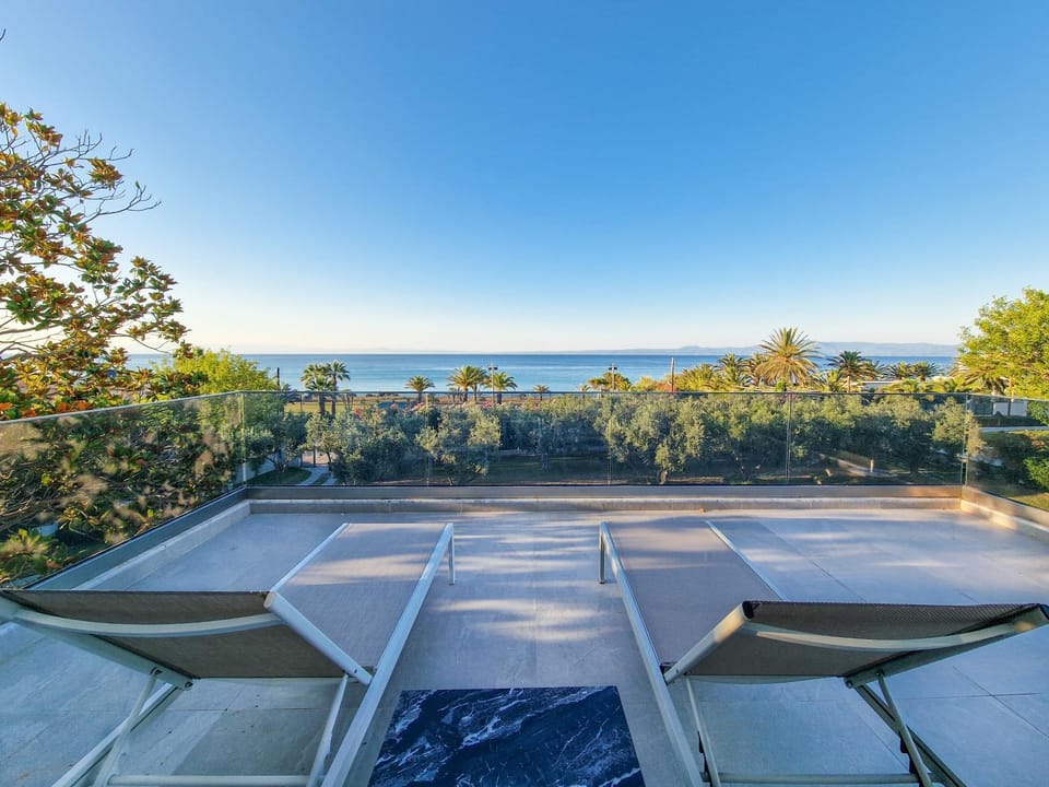 Infinity Horizon Villa House in Halkidiki