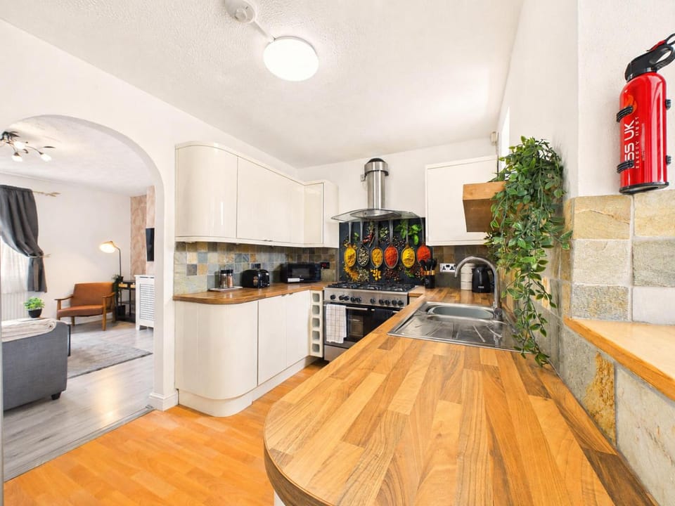Hatfield Retreat | Parking | Spacious | Sleeps 5 Apartment in Hatfield