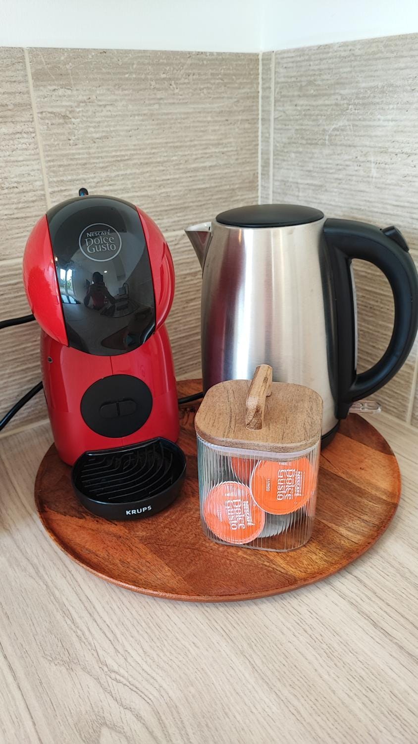 Coffee/tea facilities, kitchen