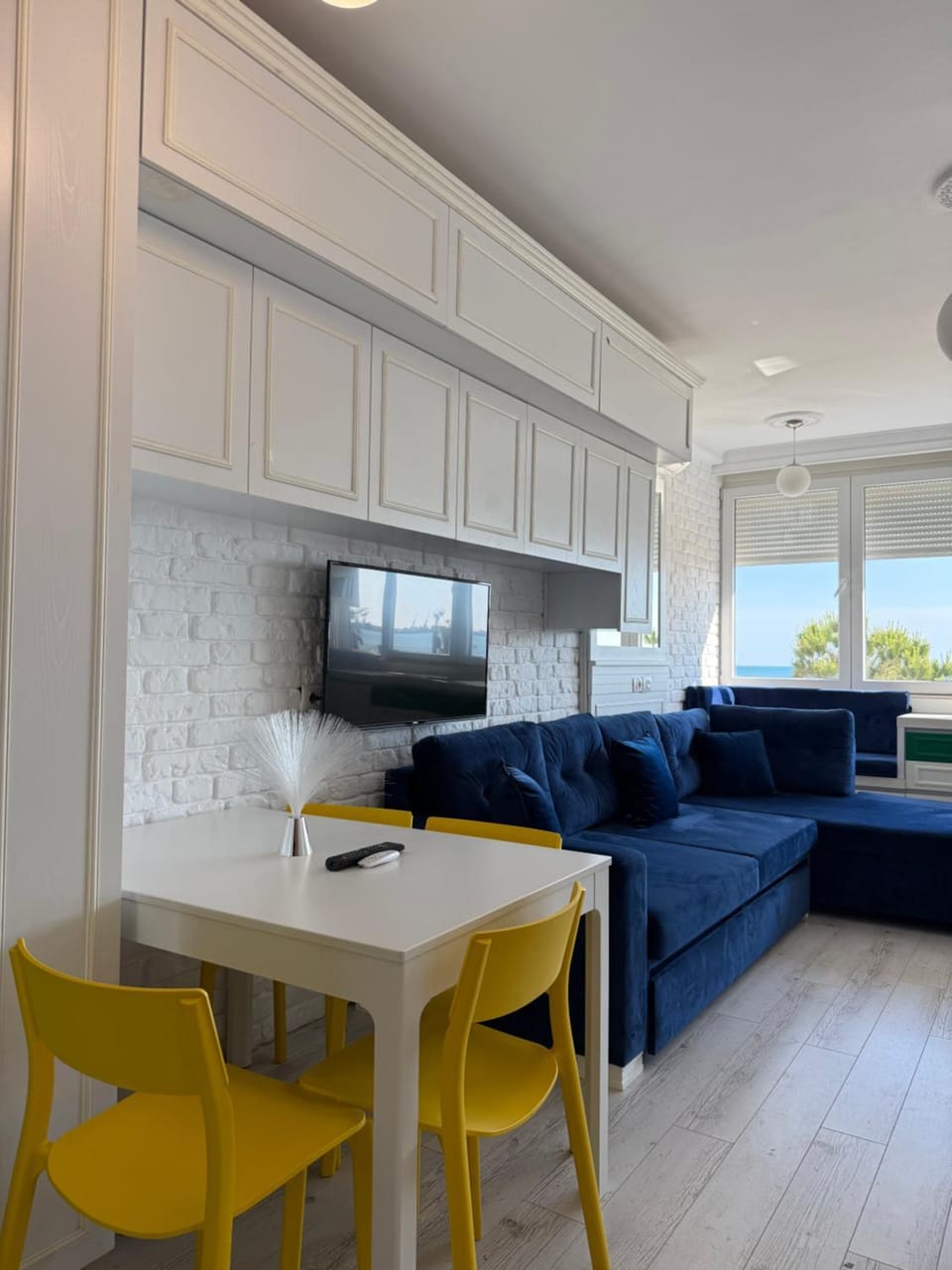 TV and multimedia, Kitchen or kitchenette, Living room, Seating area, Dining area, minibar