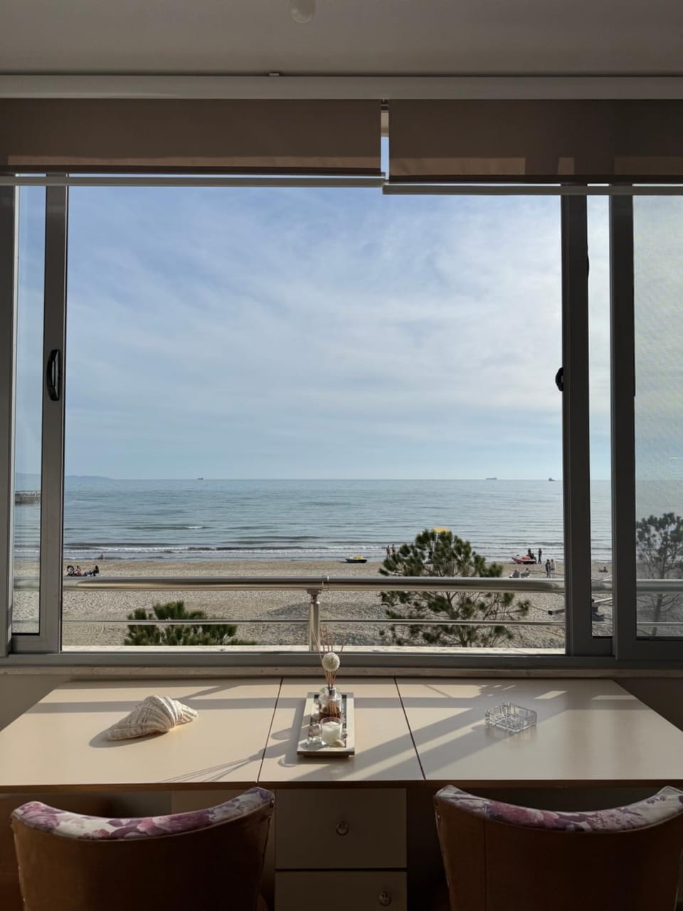 Day, Natural landscape, View (from property/room), Balcony/Terrace, Dining area, Beach, Sea view