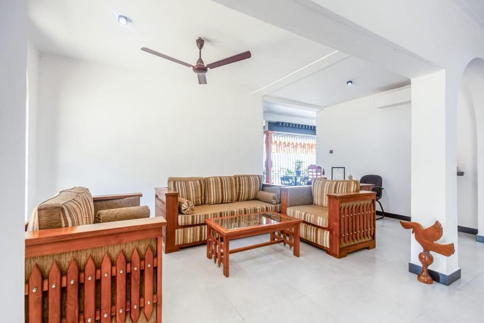 Lake Resort Anuradhapura Bed and Breakfast in Sri Lanka