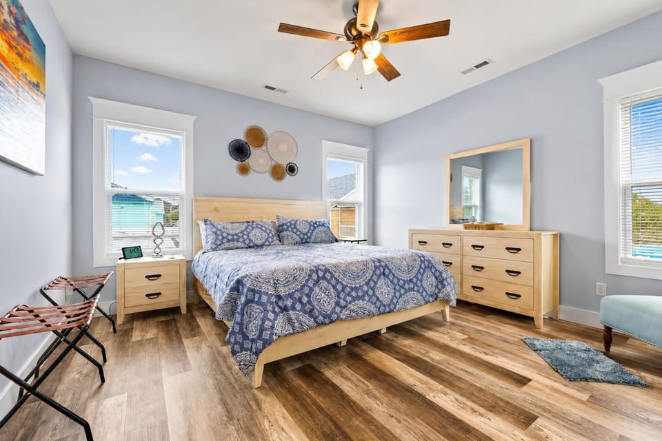 Walk to Beach • Pet Friendly • Sleeps 9 House in Carolina Beach