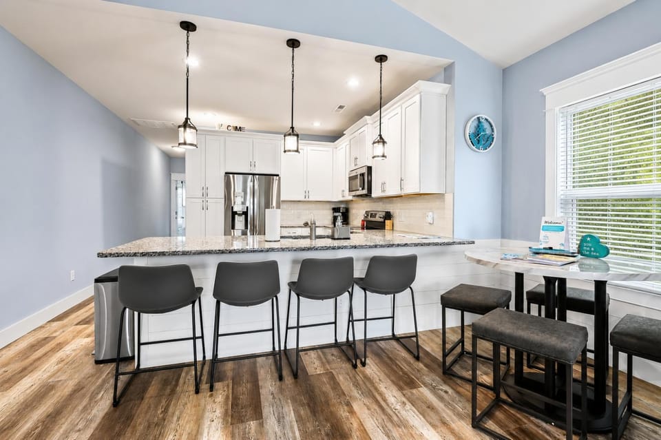 Walk to Beach • Pet Friendly • Sleeps 9 House in Carolina Beach
