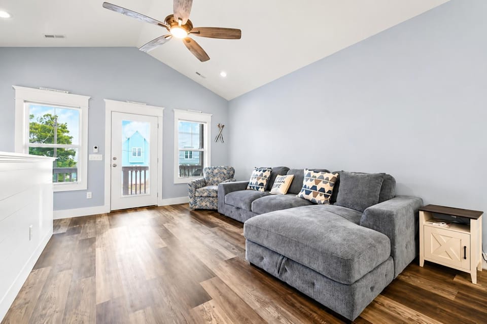 Walk to Beach • Pet Friendly • Sleeps 9 House in Carolina Beach