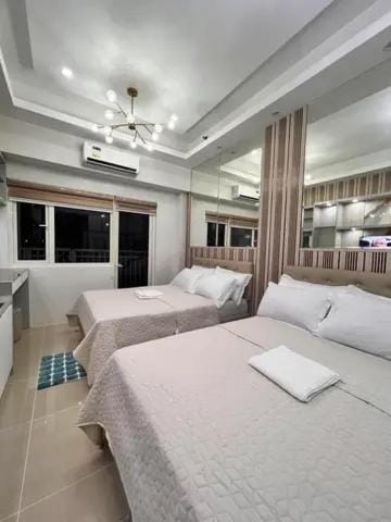 Direct to pool at Shore Residences Main Lobby A&B Bed and Breakfast in Pasay