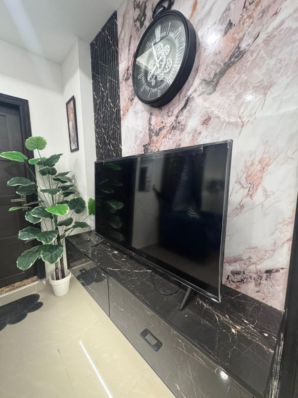 Communal lounge/ TV room, TV and multimedia, Evening entertainment