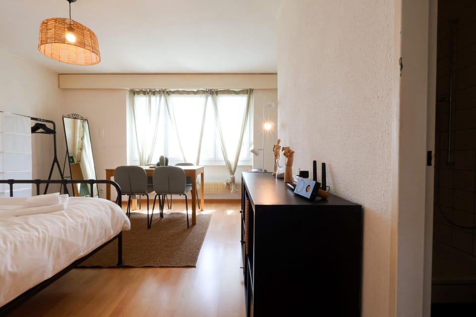 Bed, Photo of the whole room