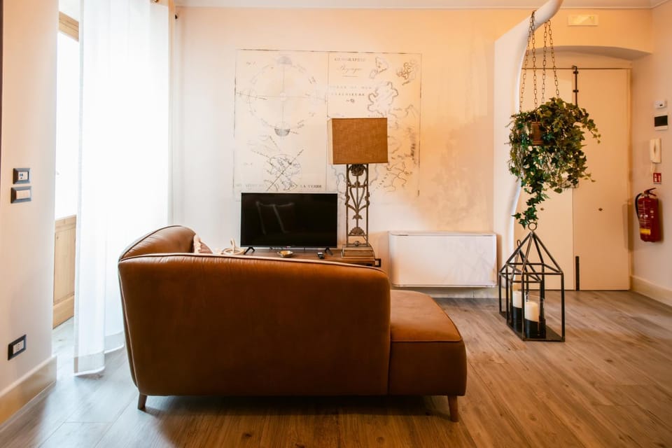 Communal lounge/ TV room, TV and multimedia, Living room, Seating area, Evening entertainment