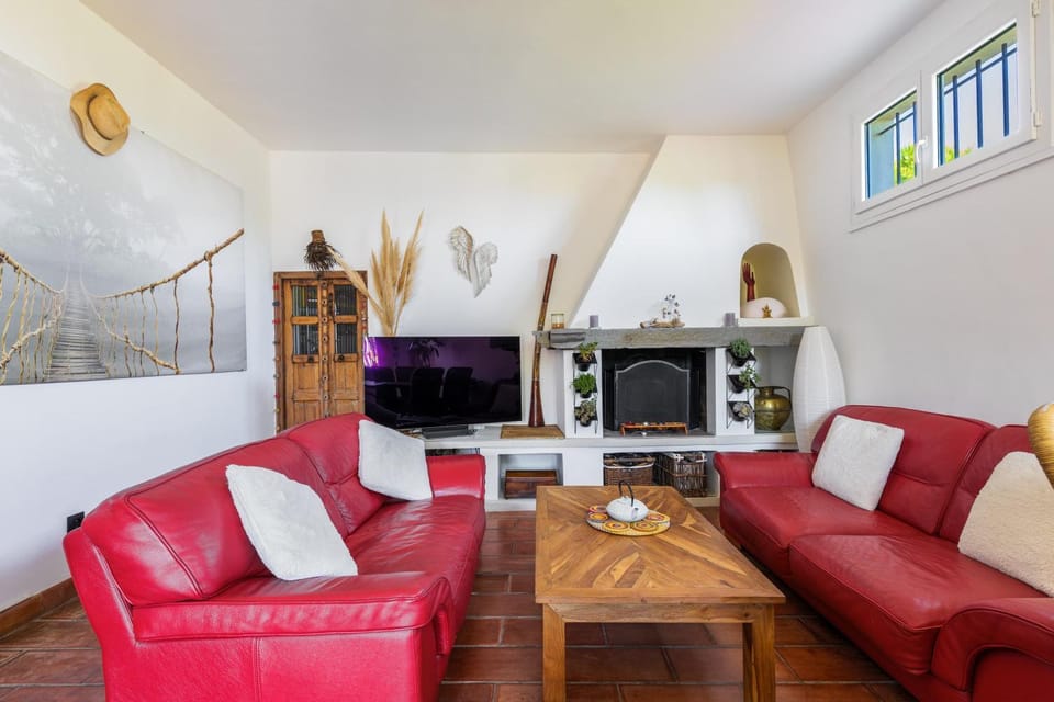 Charming Sea View Villa with Jacuzzi and Private Garden Villa in Nice