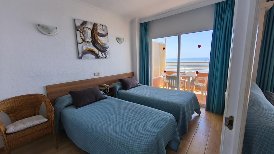 Bed, Photo of the whole room, Bedroom, Sea view