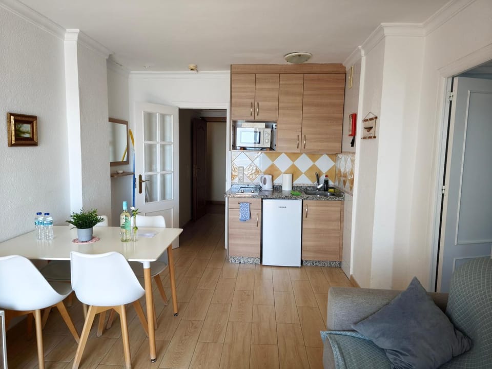 Kitchen or kitchenette, Living room