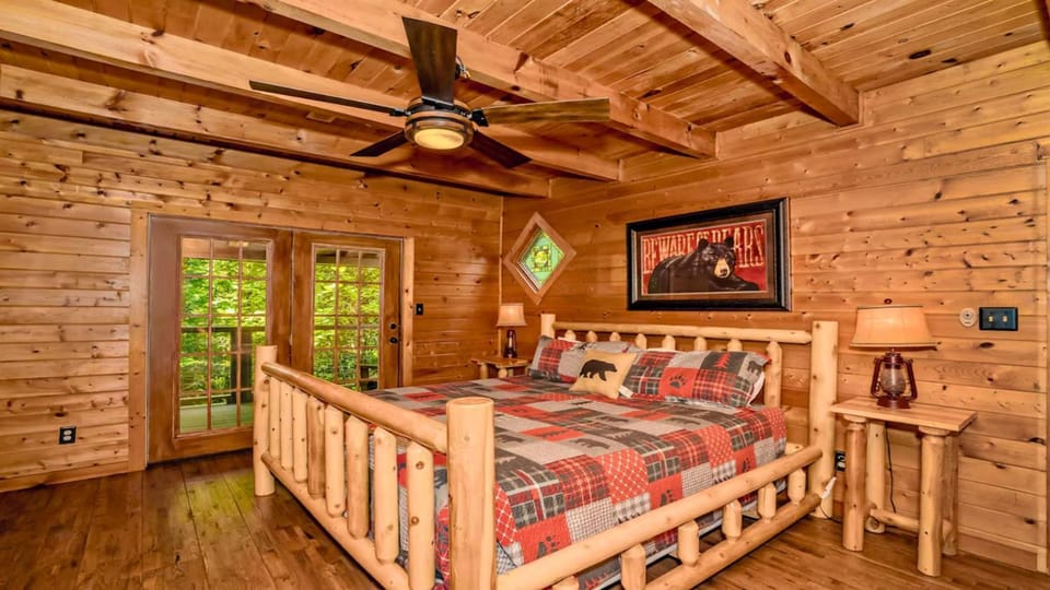 Cozy Cabin in Pigeon Forge, Hot tub & Scenic Views Cabin in Sevier County
