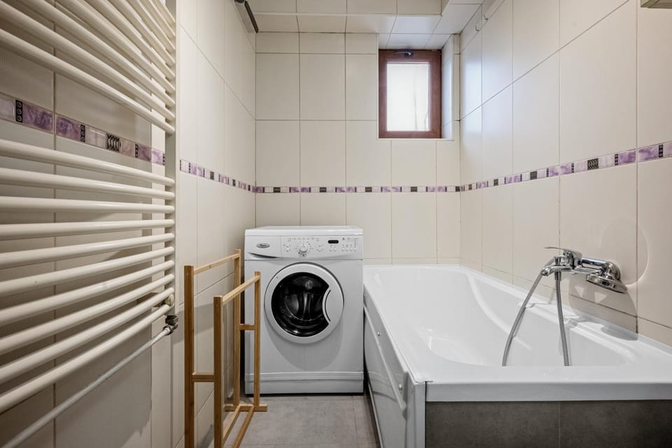 Bathroom, Bath