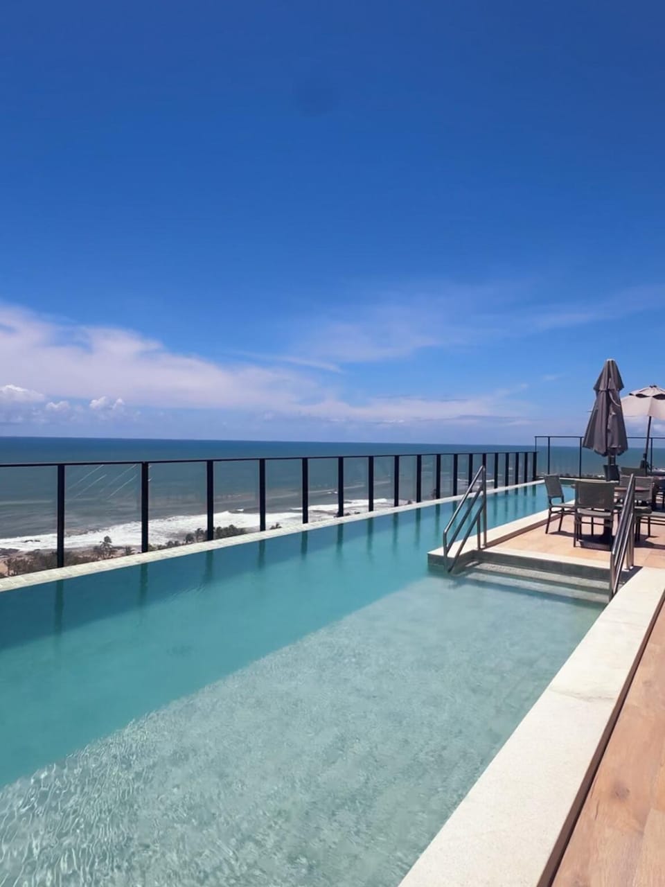 Studio com VARANDA VISTA MAR - Perto da PRAIA DE STELLA MARIS, Farol de Itapuã e Aeroporto Apartment in Salvador