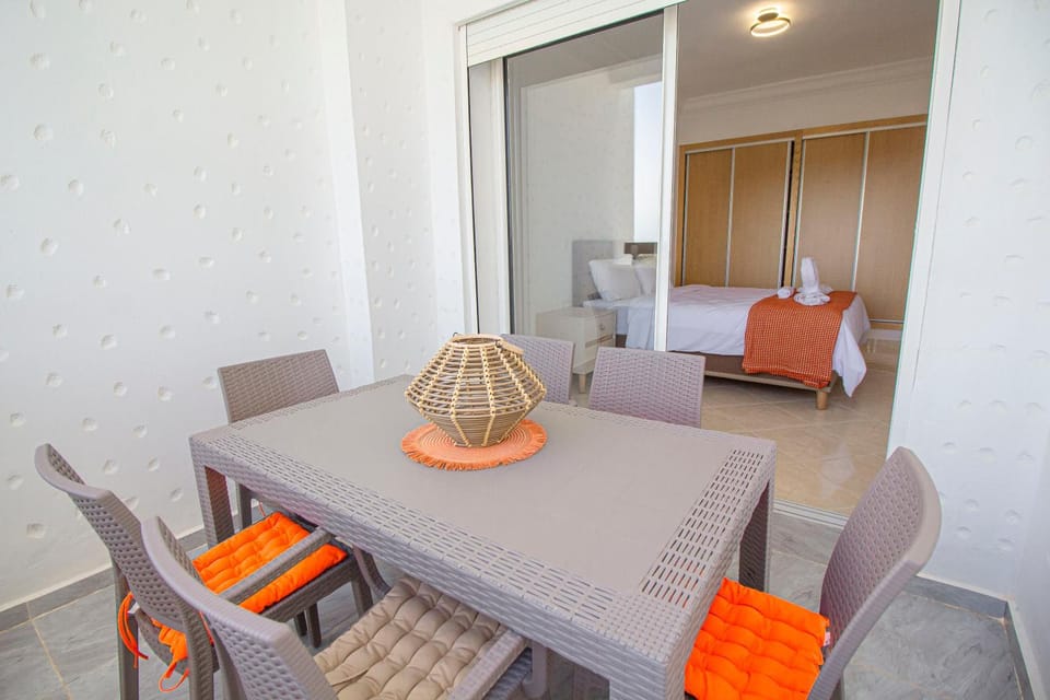 Escape Mer - 2-bedroom Cozy & Design Ocean View Apartment in Tangier-Tétouan-Al Hoceima