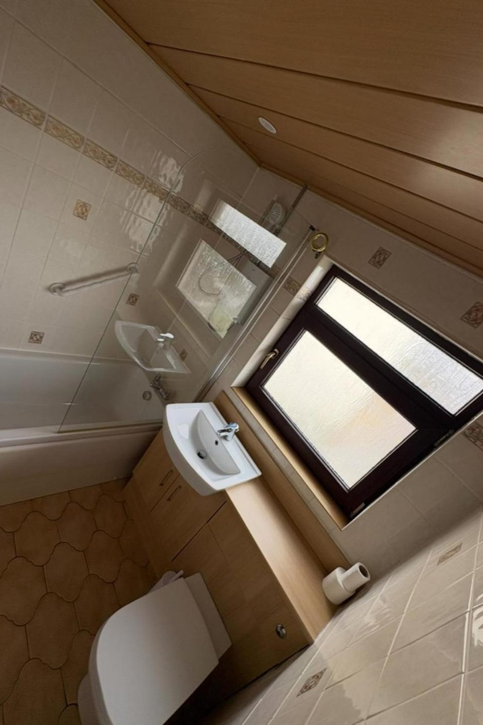 Ayr 2-Bed House Sleeps 4 with Garden & Parking House in Ayr
