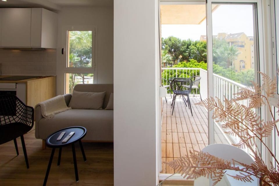 141-Fully Renovated, Shared Pools & Garden Apartment in Benalmadena