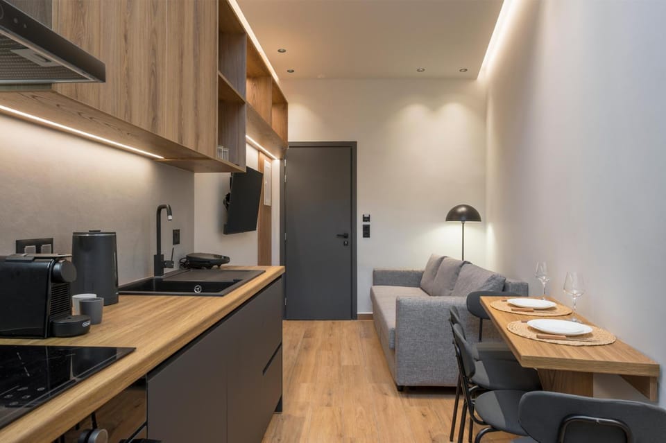 TV and multimedia, Kitchen or kitchenette, Living room, Seating area, Dining area, oven, stove