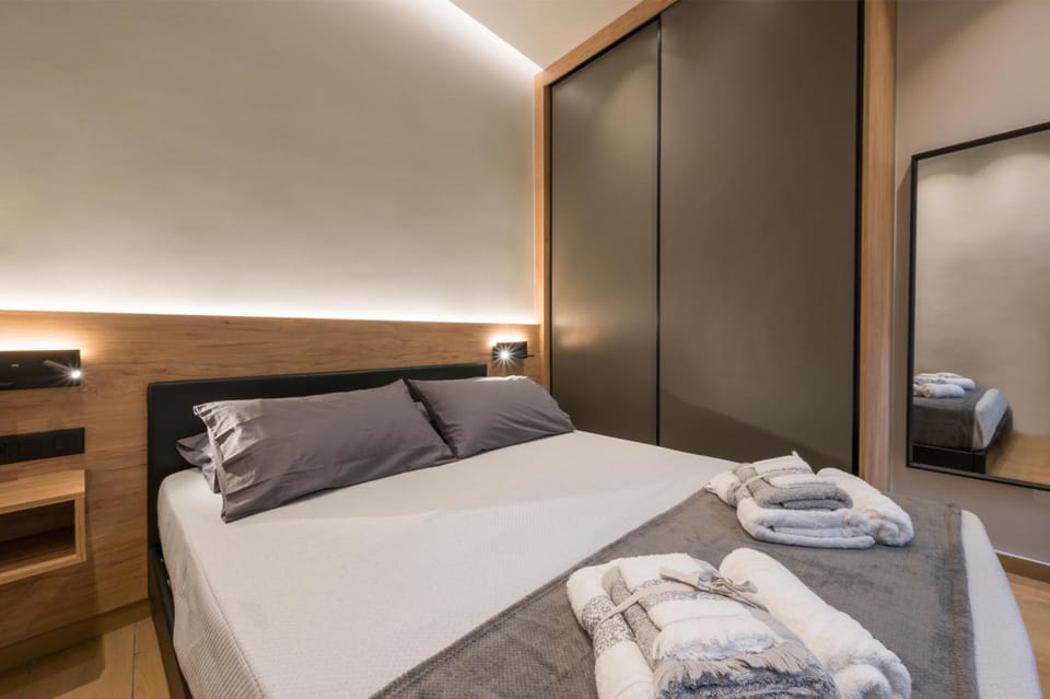 Bed, Photo of the whole room, Bedroom, towels, wardrobe
