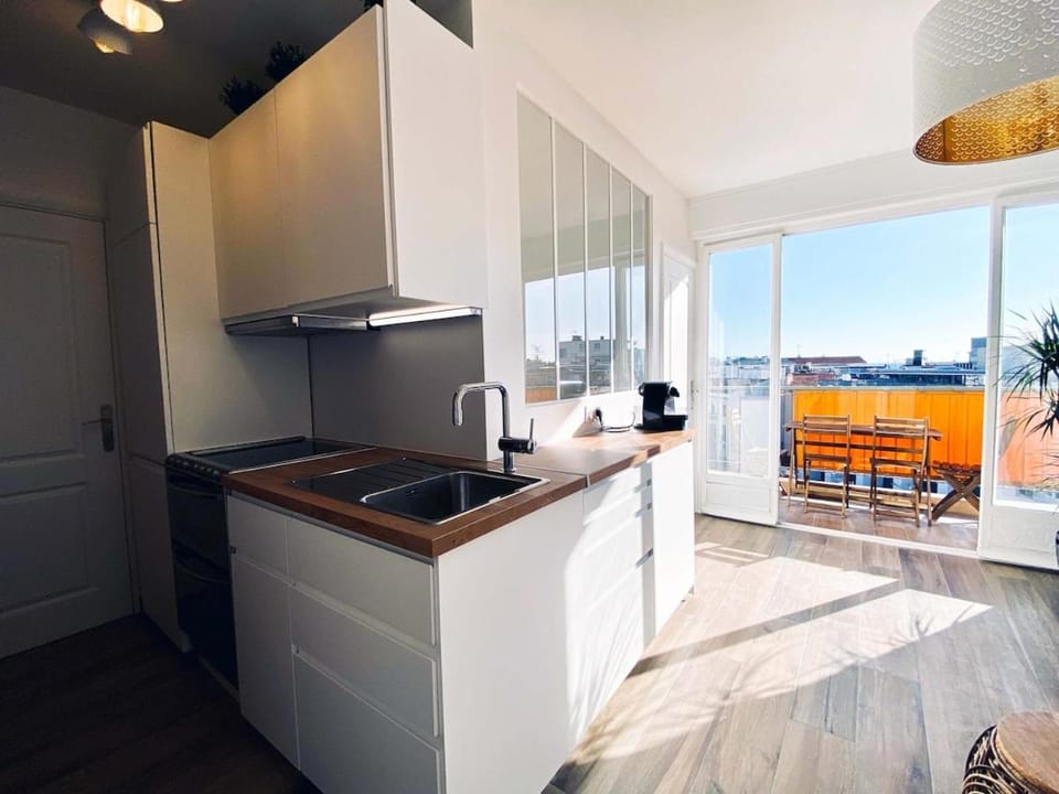 2P moderne avec terrasse et vue mer Apartment in Antibes