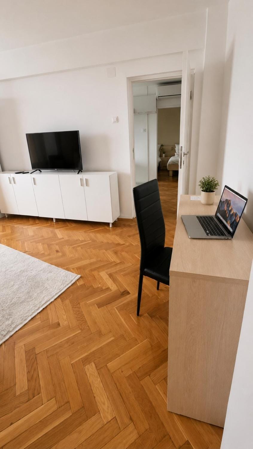 Communal lounge/ TV room, TV and multimedia, Living room, Seating area, Evening entertainment