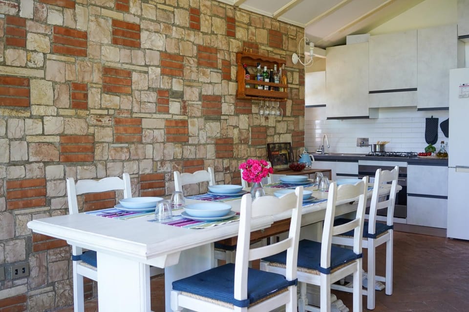 Cozy Villa with Pool & Lake Castle View Villa in Bracciano